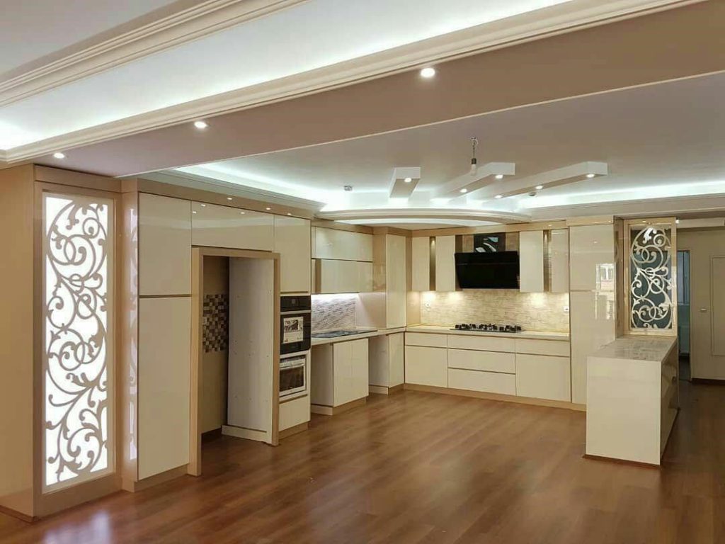 کابینت آشپزخانه با طراحی فلزی